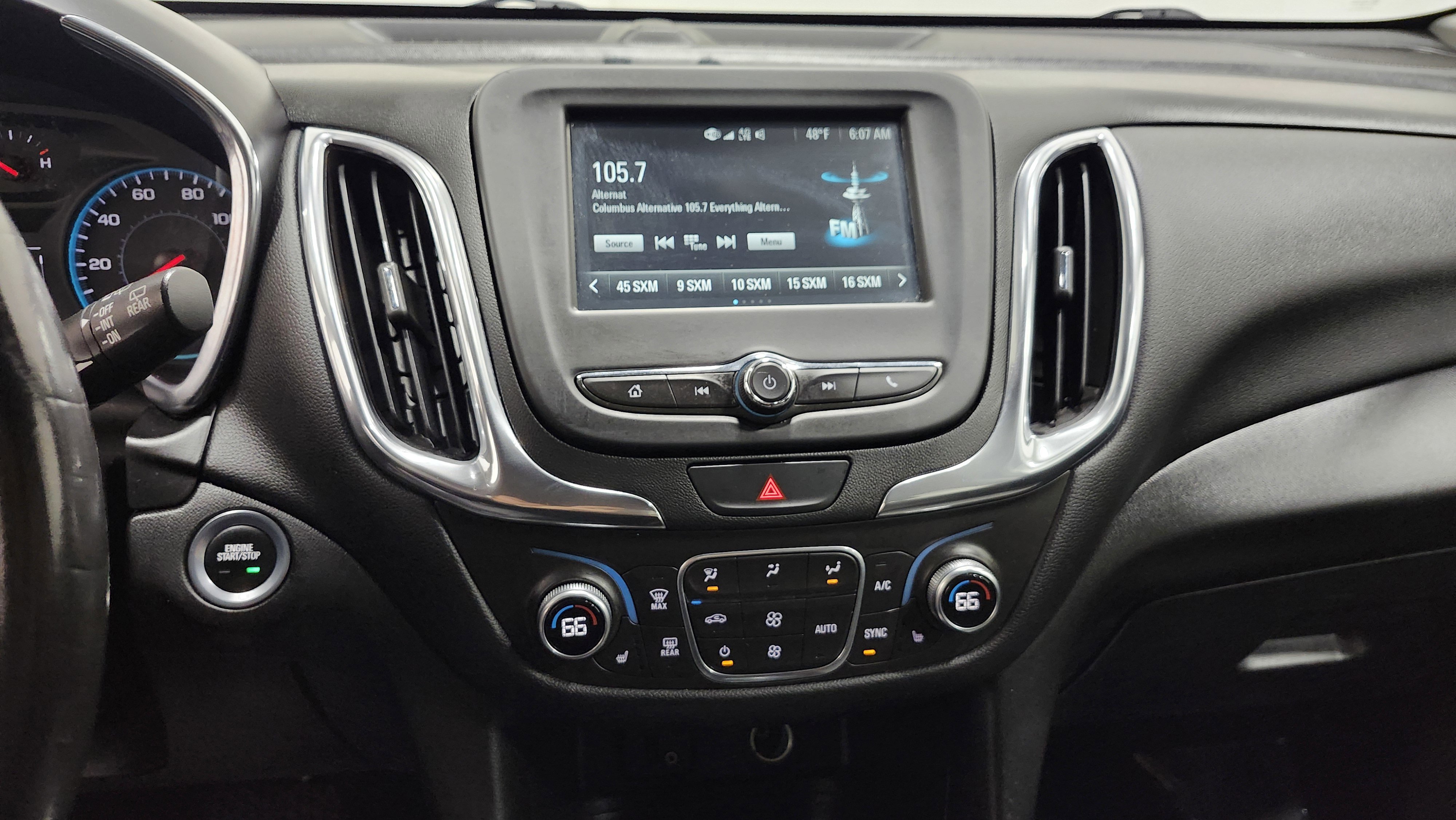 Used 2018 Chevrolet Equinox LT image 31