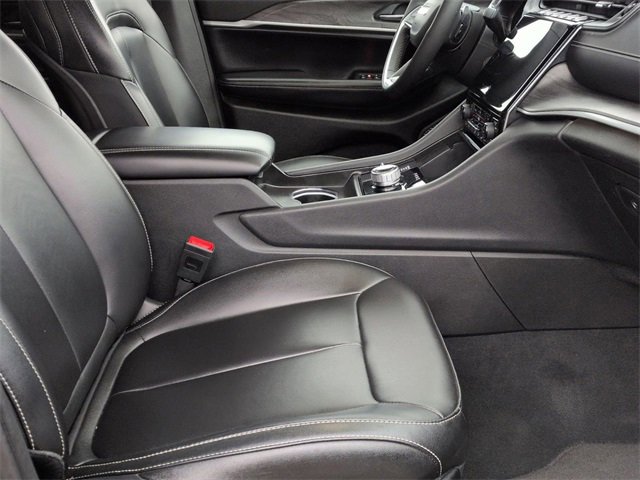 Used 2024 Jeep Grand Cherokee Limited image 31