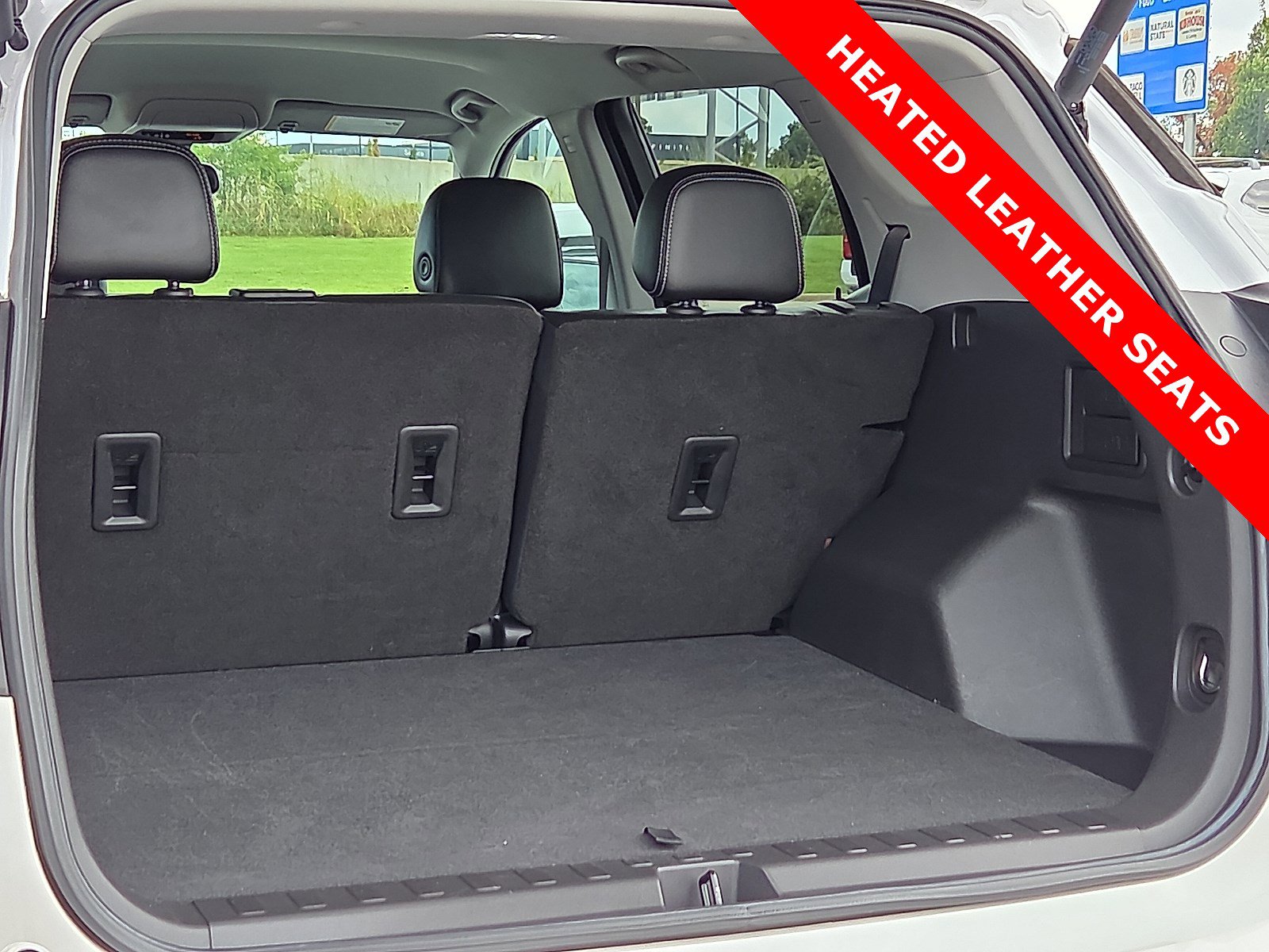 Used 2022 GMC Terrain SLT w/ Tech Package image 8