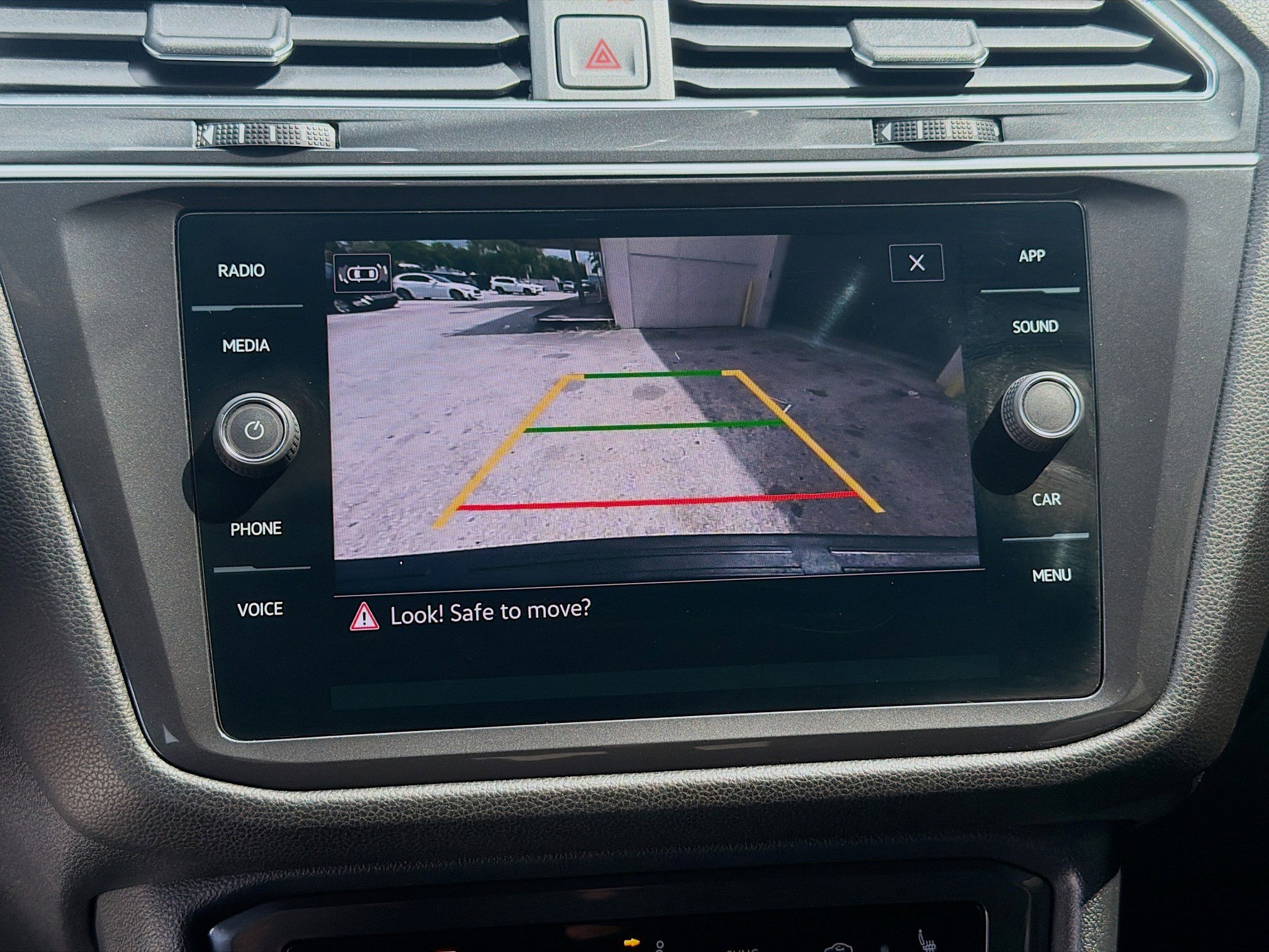 Used 2022 Volkswagen Tiguan SE R-Line FWD image 14