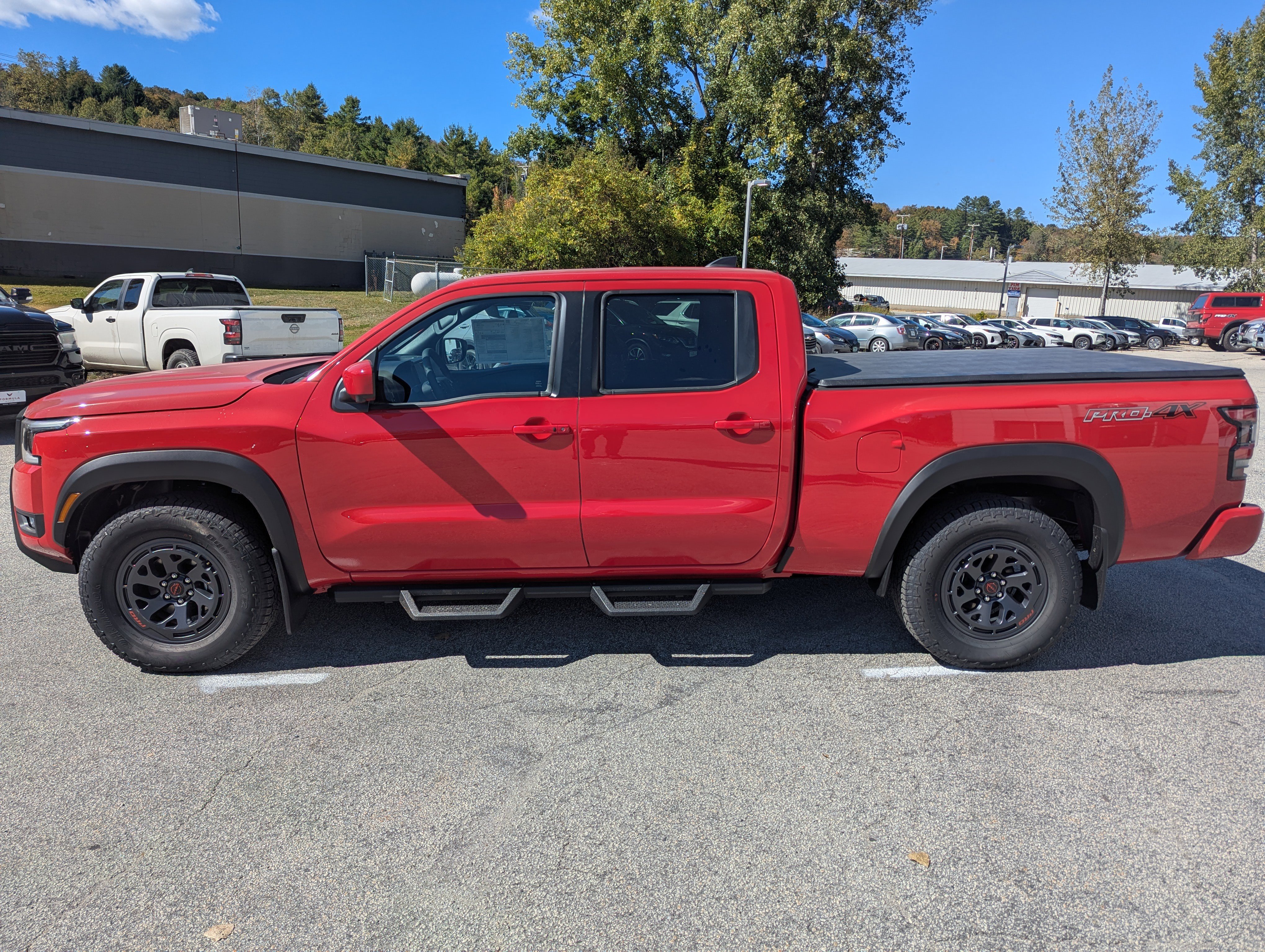 New 2026 Nissan Frontier PRO-4X w/ Pro-4x Convenience Package image 4