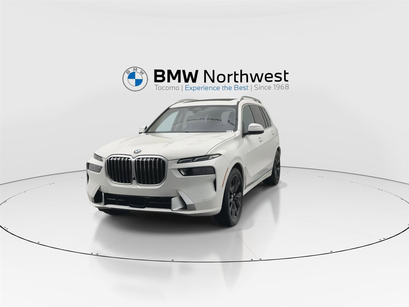 Used 2024 BMW X7 xDrive40i w/ Premium Package AWD/4WD image 8