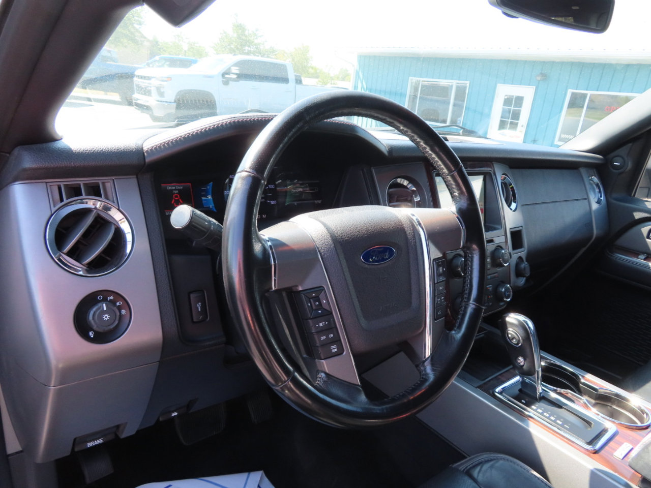Used 2016 Ford Expedition Platinum image 29