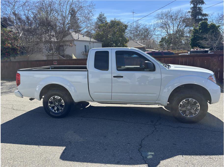Used 2016 Nissan Frontier Desert Runner image 8
