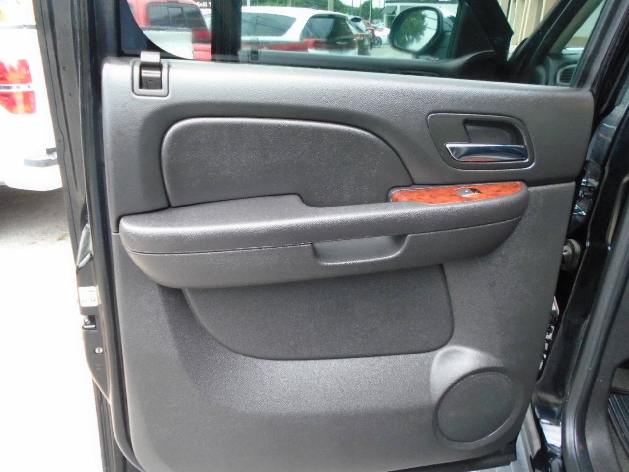 Used 2012 Chevrolet Avalanche LT w/ All-Star Edition RWD image 10