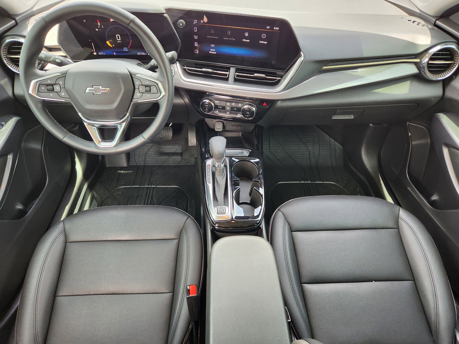 Used 2025 Chevrolet Trax ACTIV w/ Sunroof Package FWD image 9
