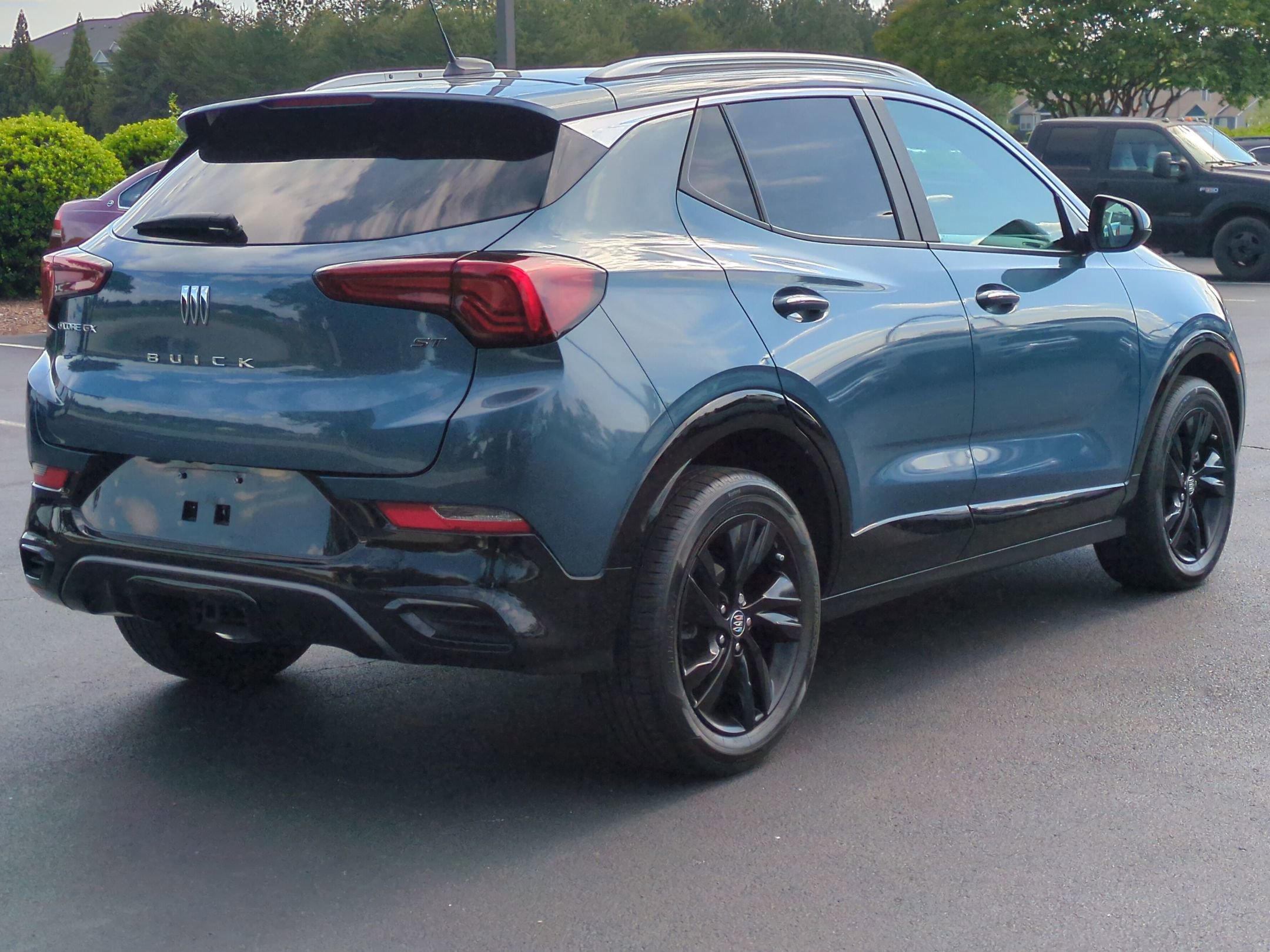 Certified 2024 Buick Encore GX Sport Touring w/ LPO, Trailering Package FWD image 10