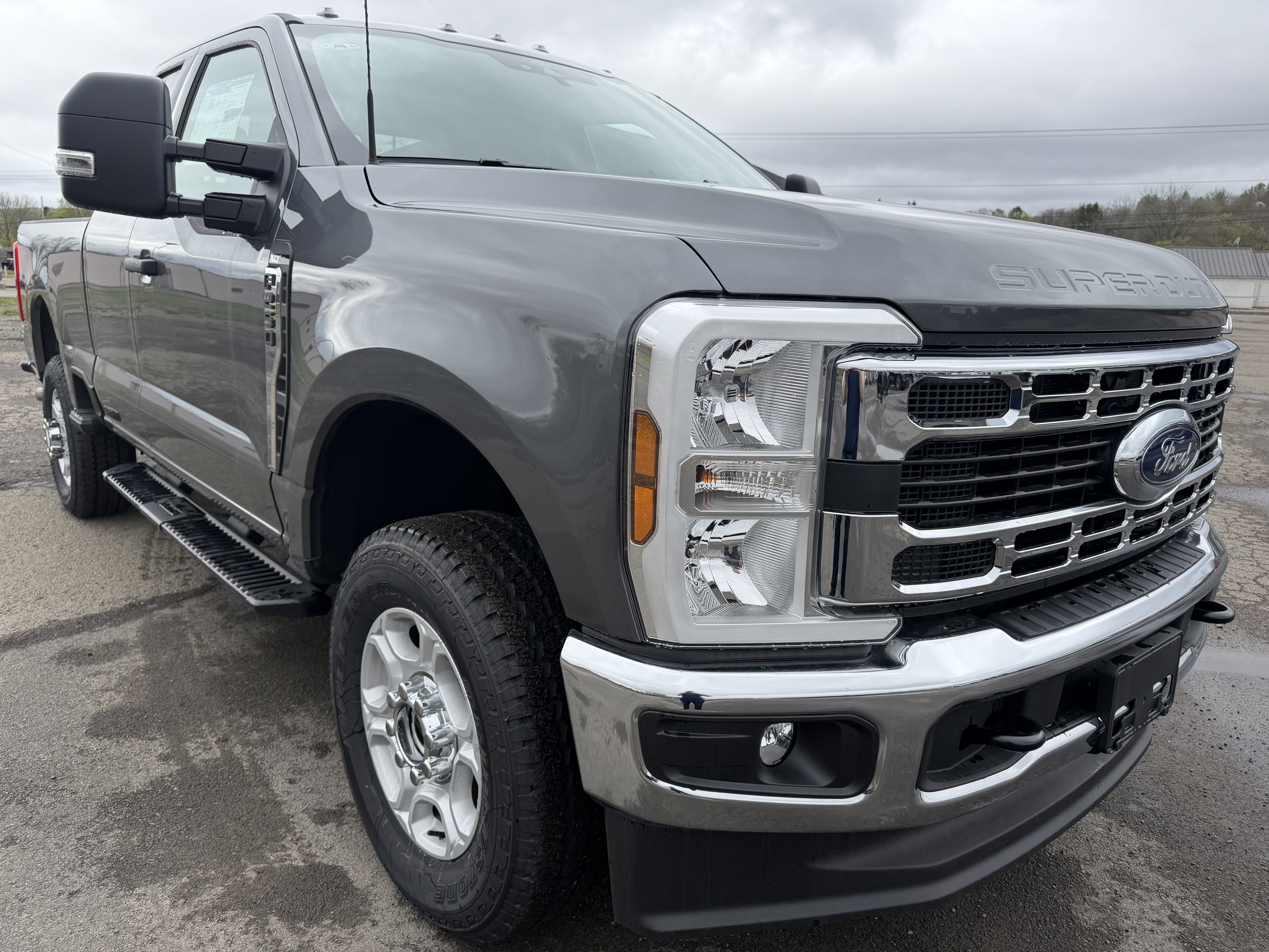 New 2026 Ford F250 XLT w/ FX4 Off-Road Package