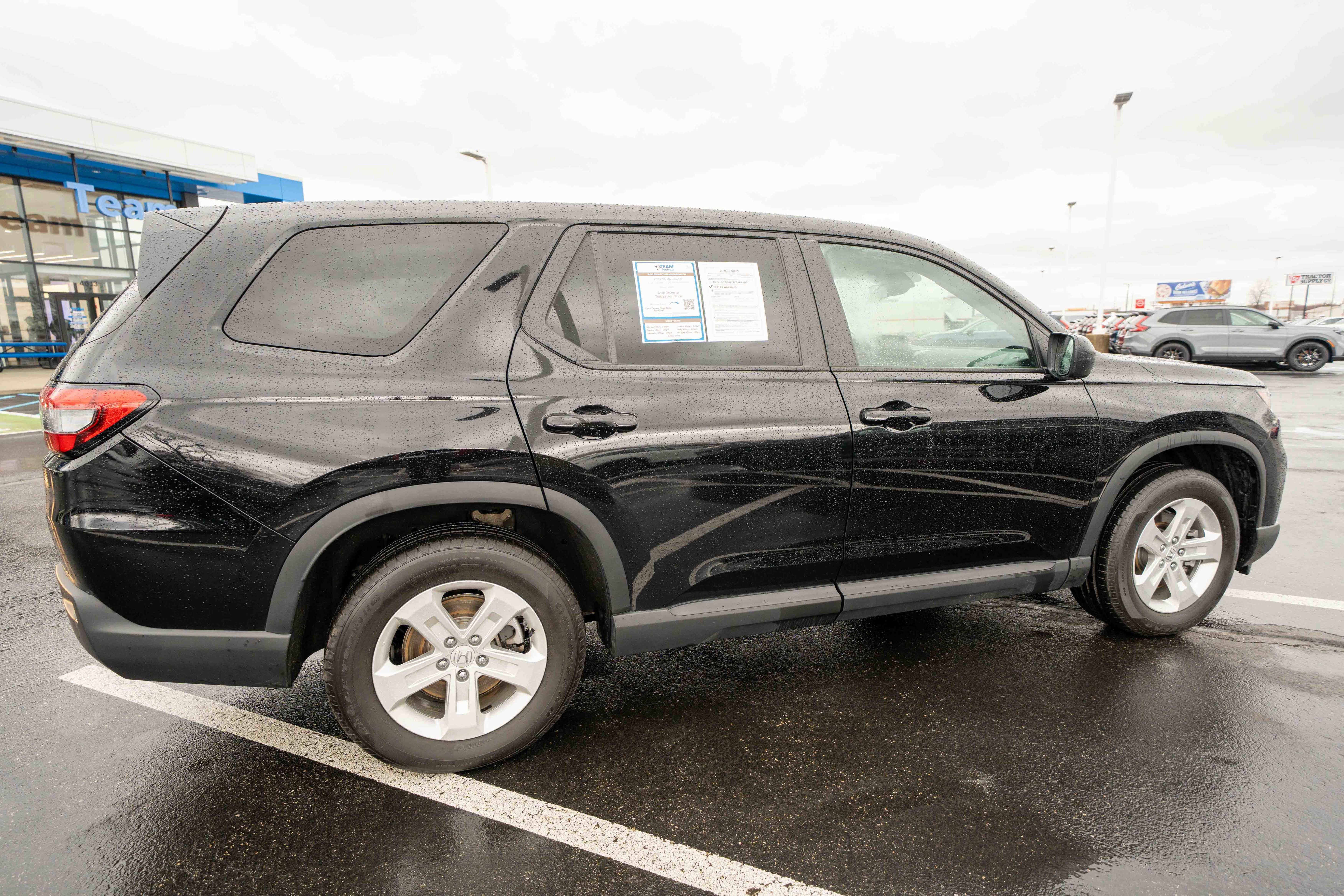 Certified 2023 Honda Pilot LX image 6