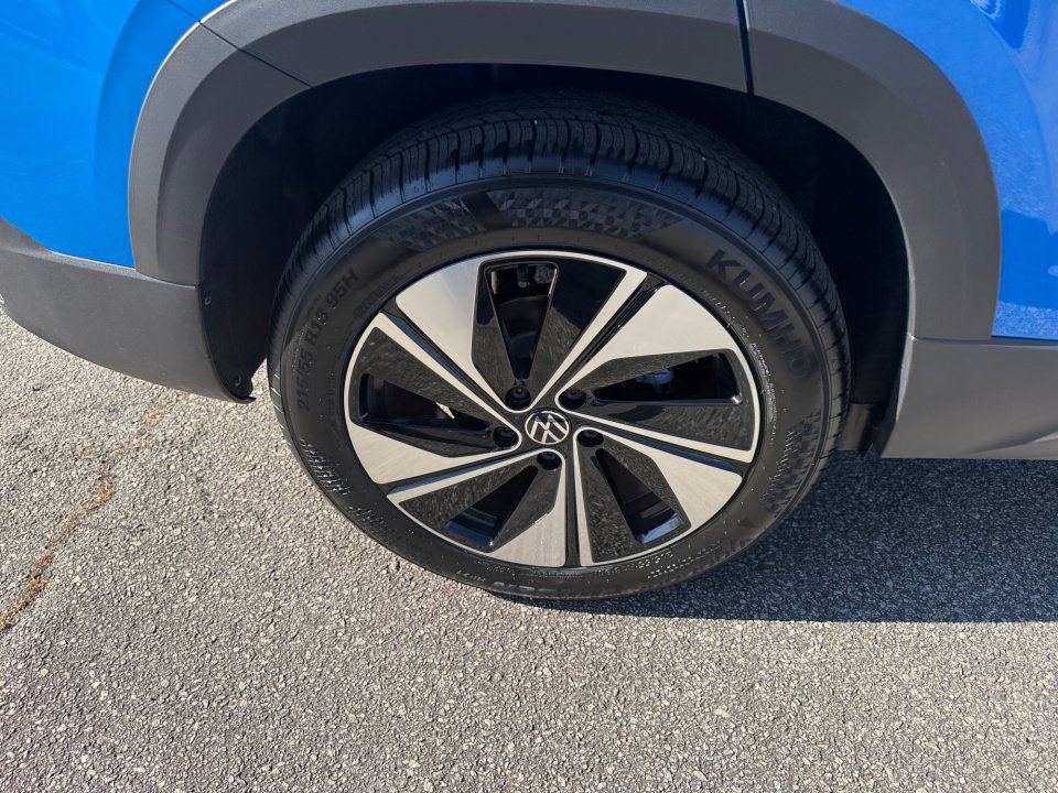 New 2026 Volkswagen Taos SE AWD/4WD image 23