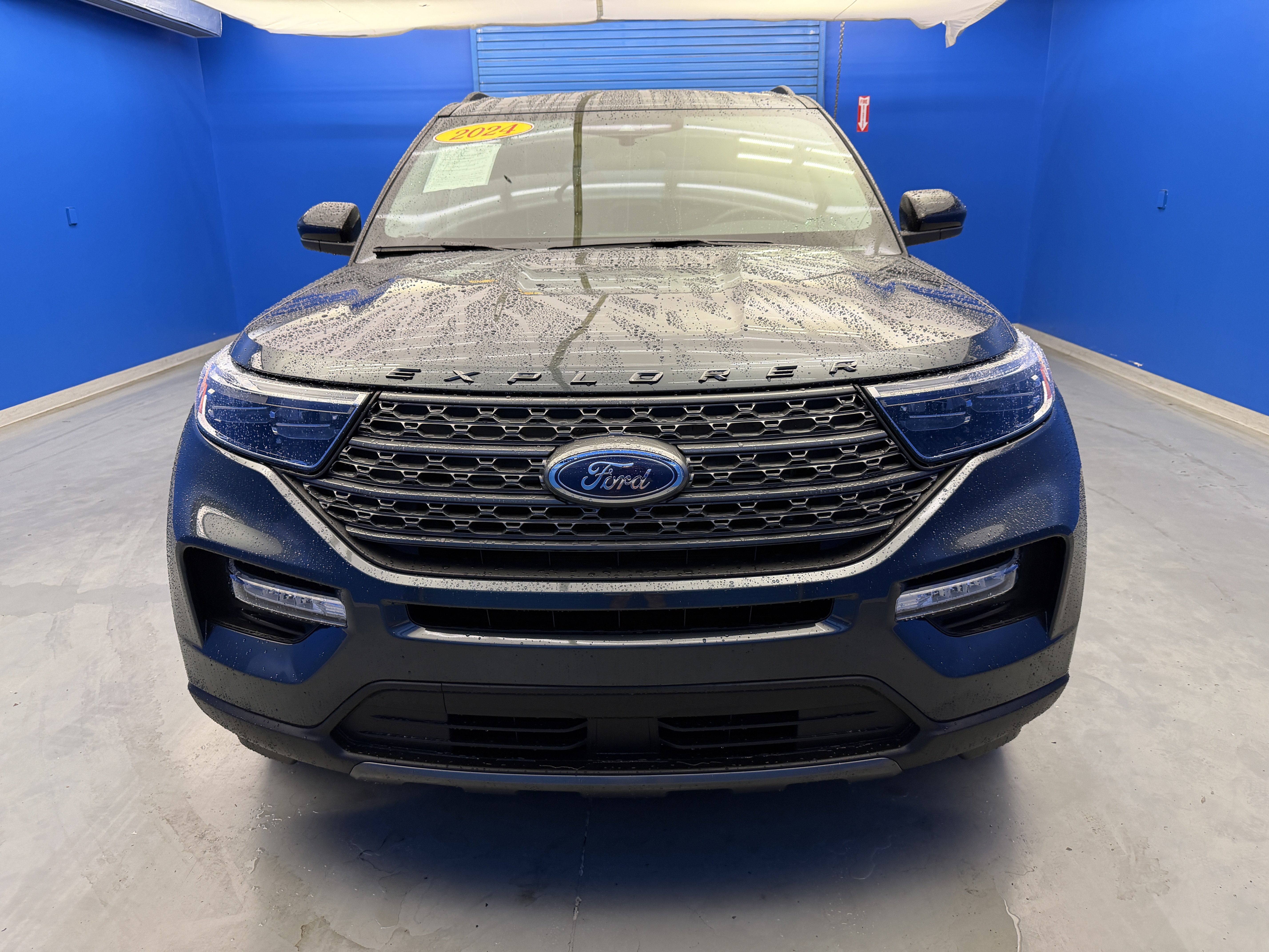 Used 2024 Ford Explorer XLT w/ Equipment Group 202A AWD/4WD image 3