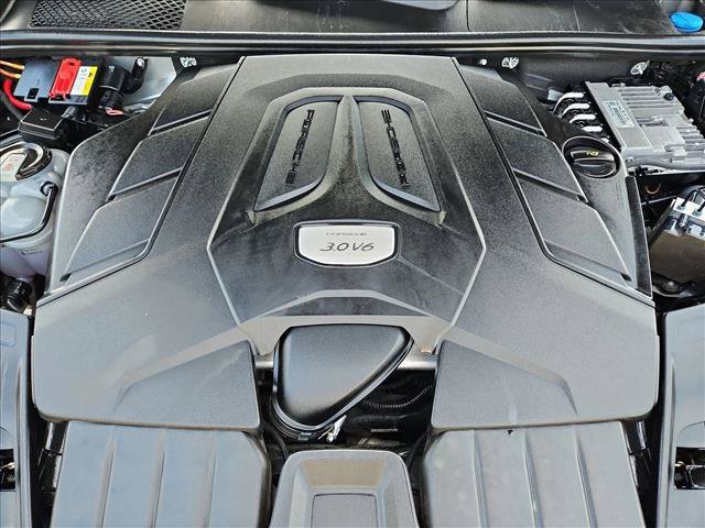 Used 2022 Porsche Cayenne Coupe AWD/4WD image 24