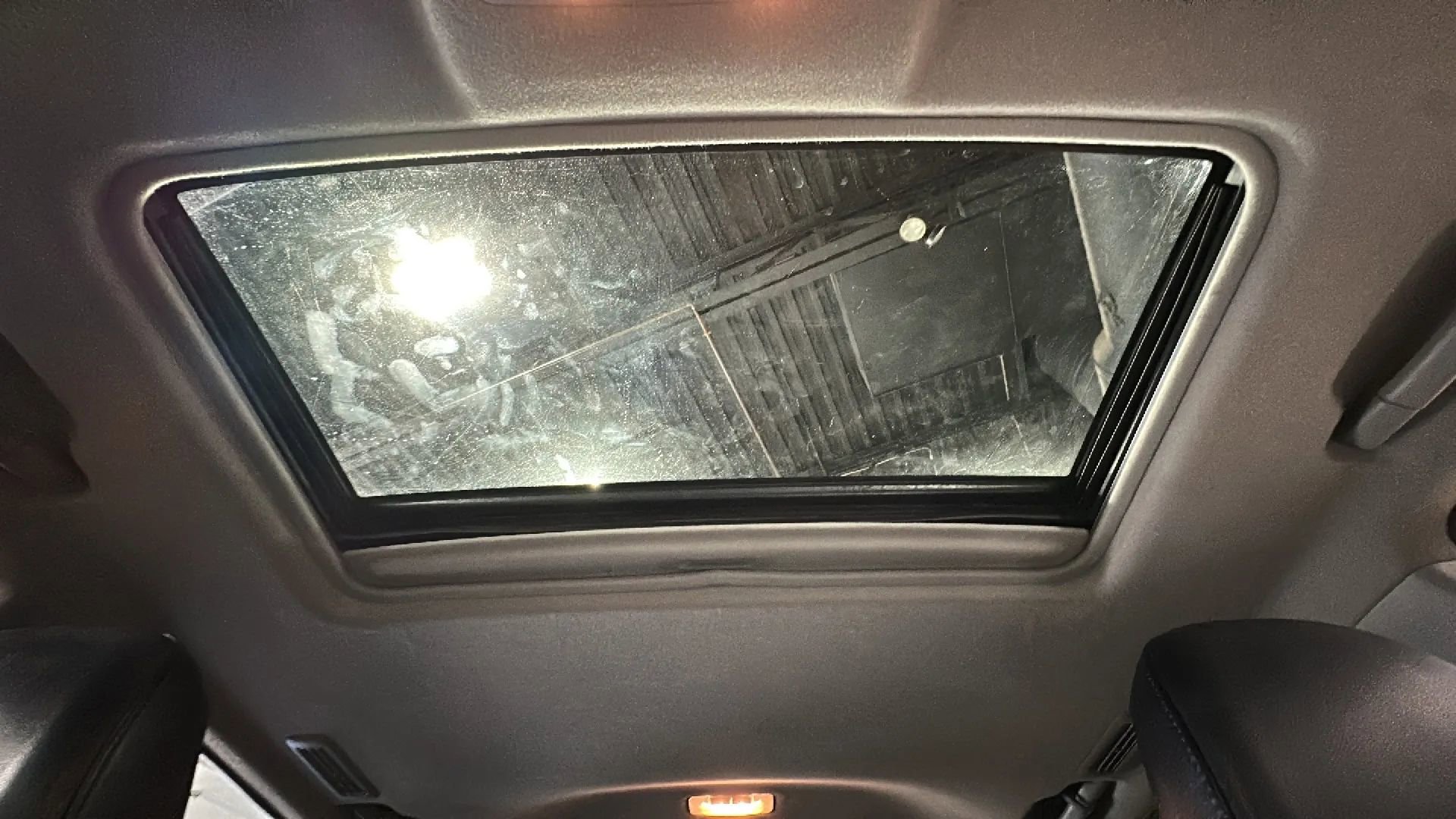 Used 2012 Toyota Highlander SE w/ Tow Pkg image 29