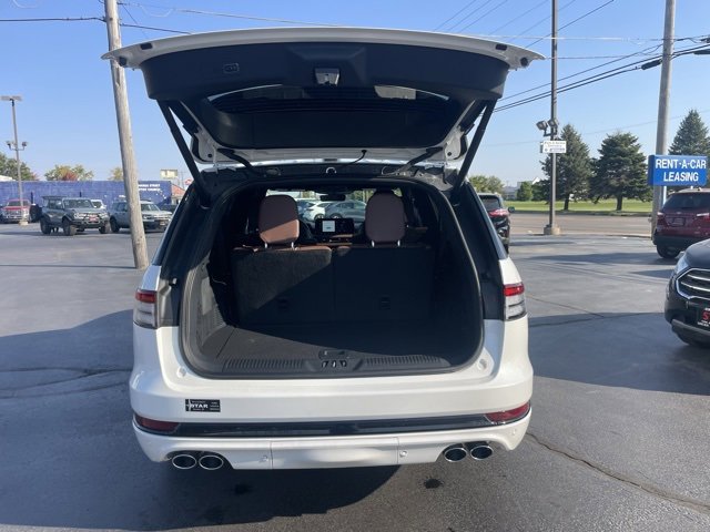 New 2025 Lincoln Aviator Reserve w/ Jet Appearance Package image 10