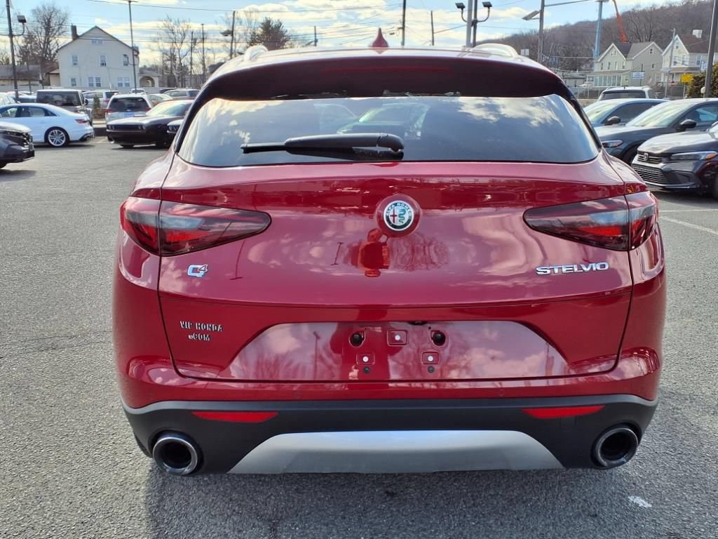 Used 2021 Alfa Romeo Stelvio Sprint AWD/4WD image 5