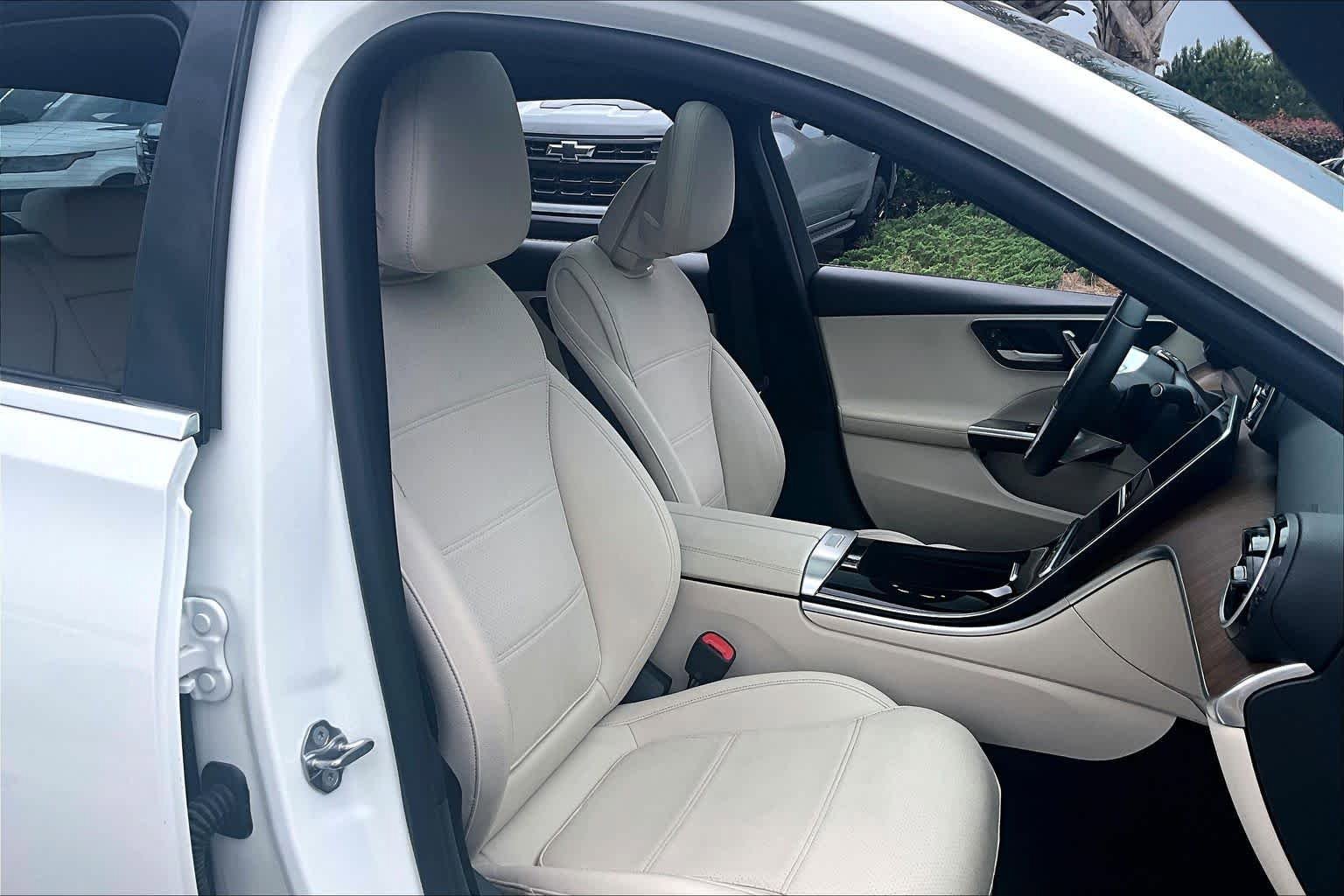Used 2024 Mercedes-Benz C 300 Sedan image 9
