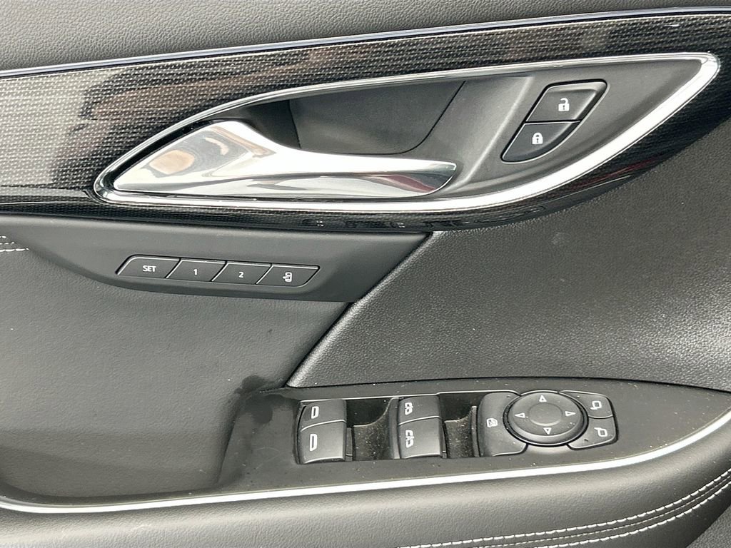 Used 2023 Buick Envision Essence image 21