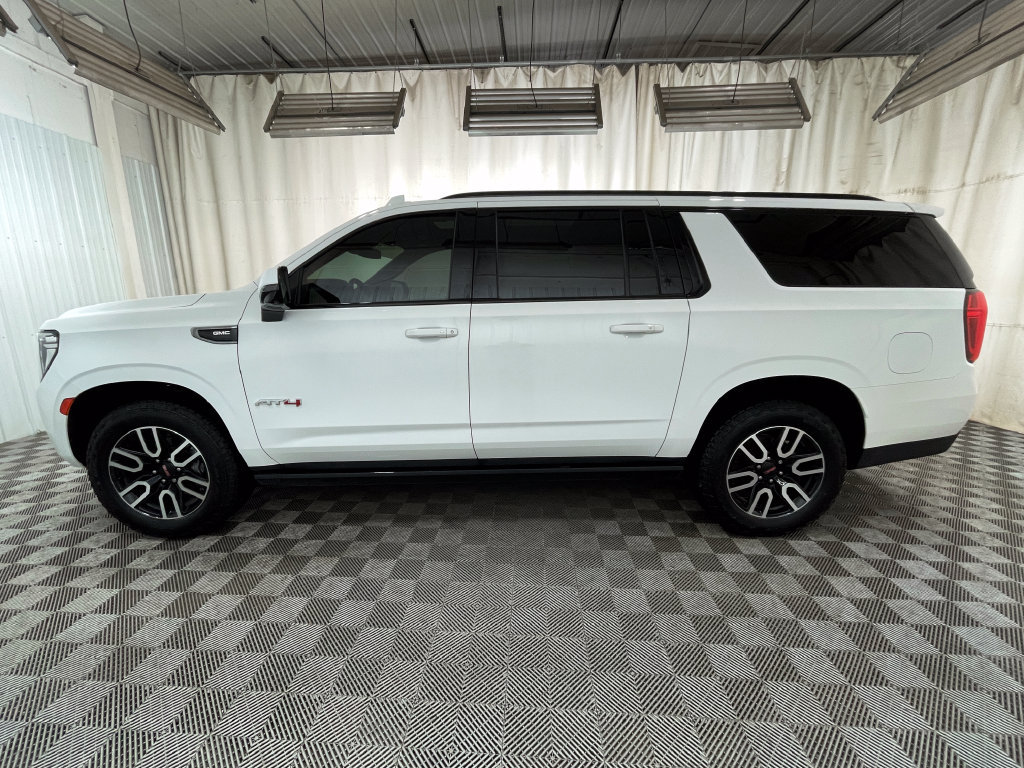 Used 2023 GMC Yukon XL AT4 w/ AT4 Premium Package AWD/4WD image 24