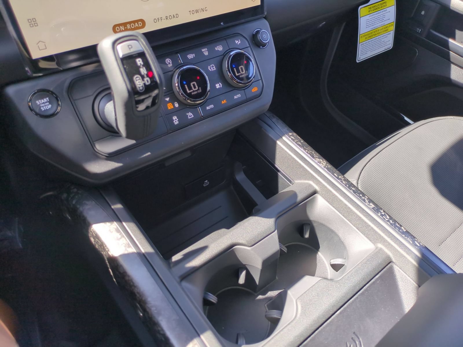 New 2026 Land Rover Defender 110 OCTA AWD/4WD image 22