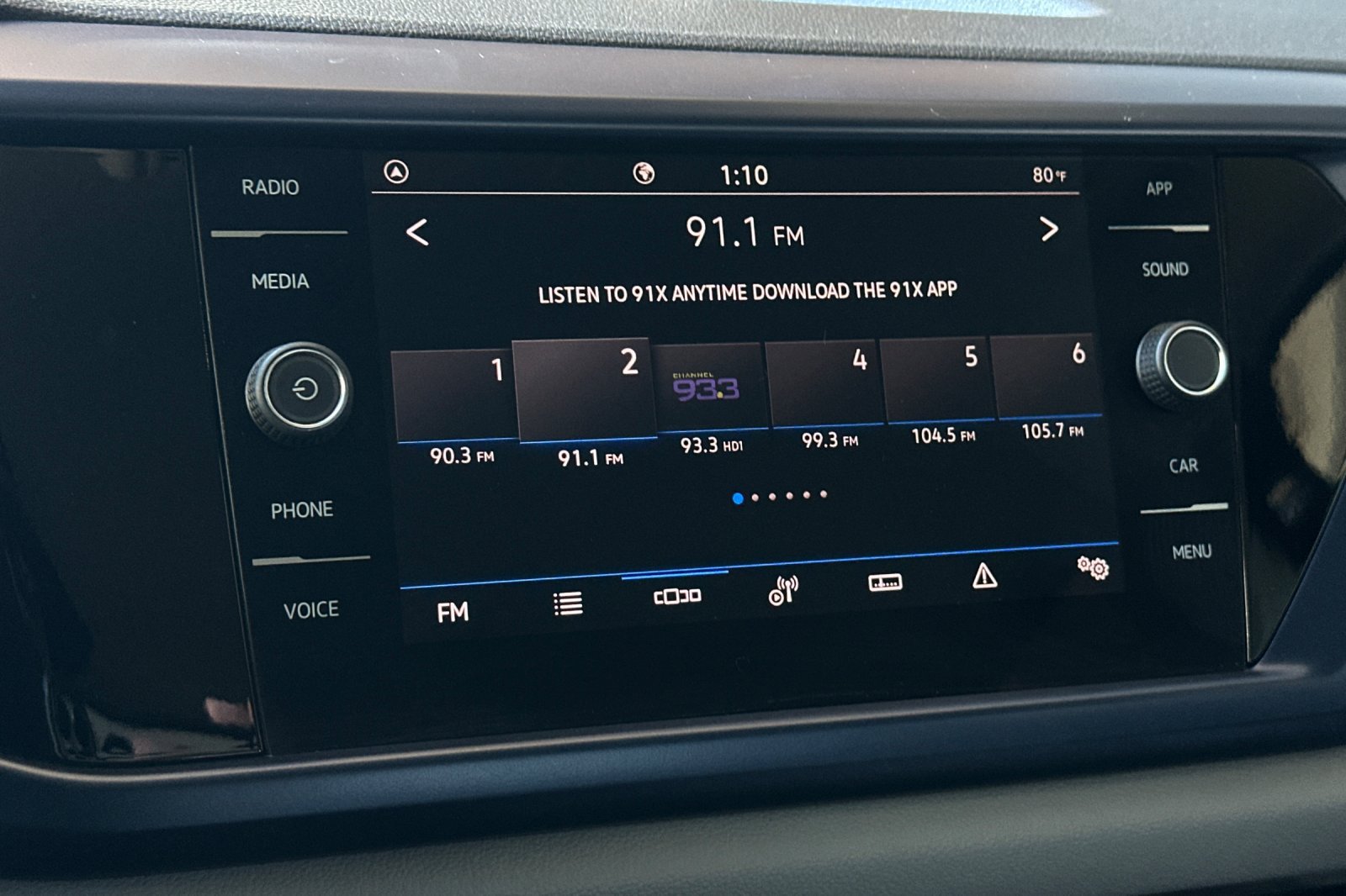 Used 2022 Volkswagen Taos SE FWD image 18