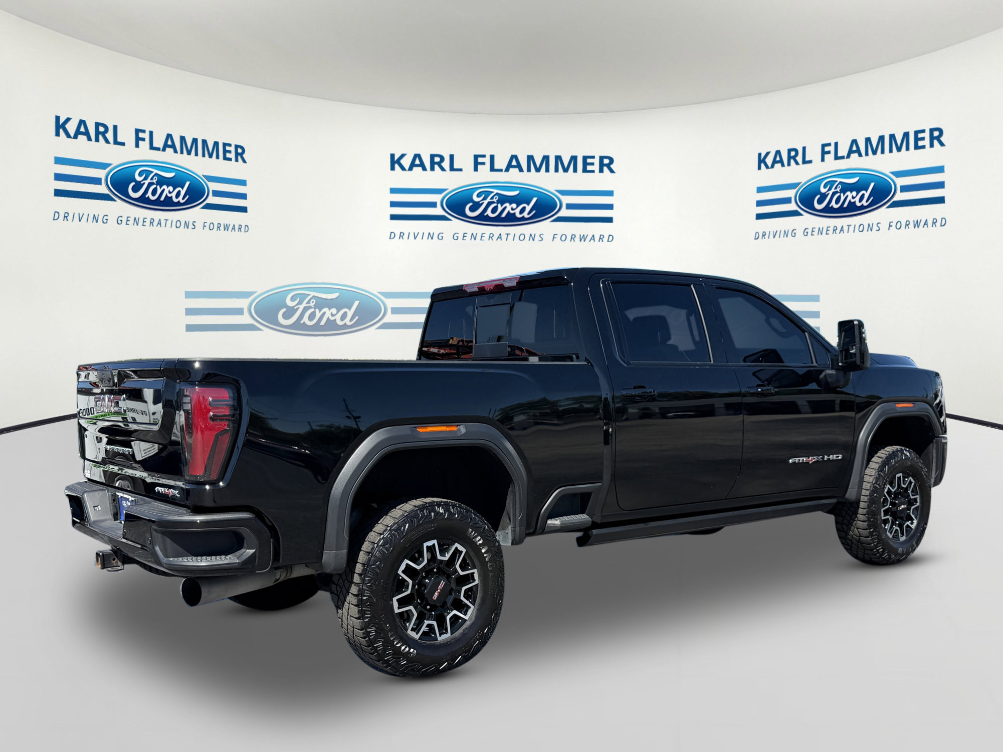 Used 2024 GMC Sierra 2500 AT4X AWD/4WD image 3