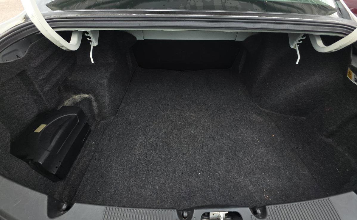 Used 2004 Ford Taurus SES FWD image 13