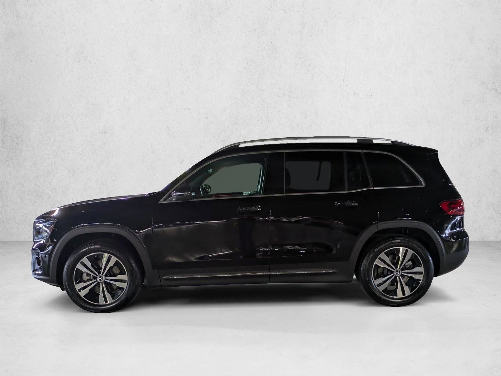 Certified 2025 Mercedes-Benz GLB 250 4MATIC image 9