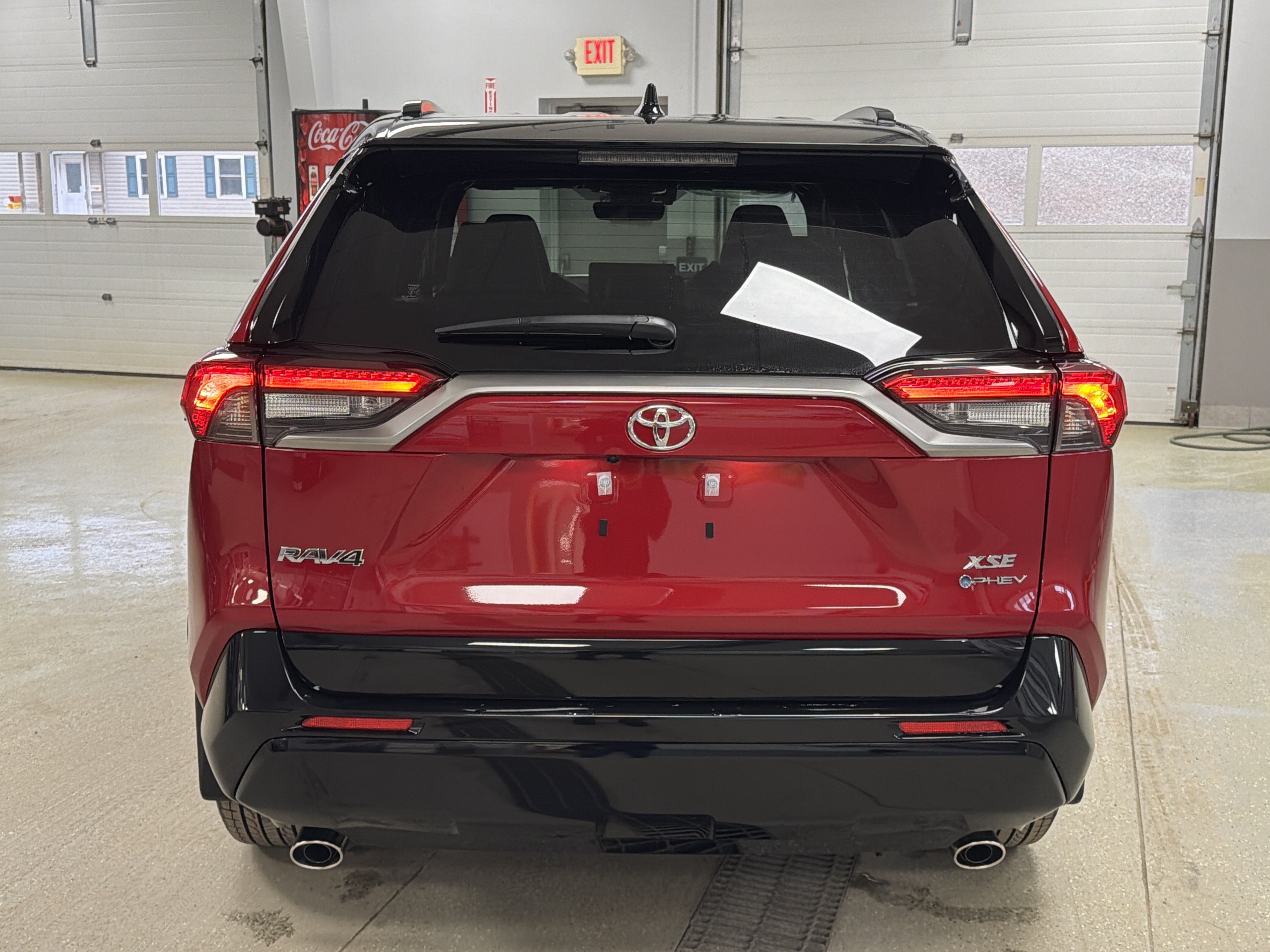 New 2025 Toyota RAV4 XSE w/ Weather Package AWD/4WD image 9