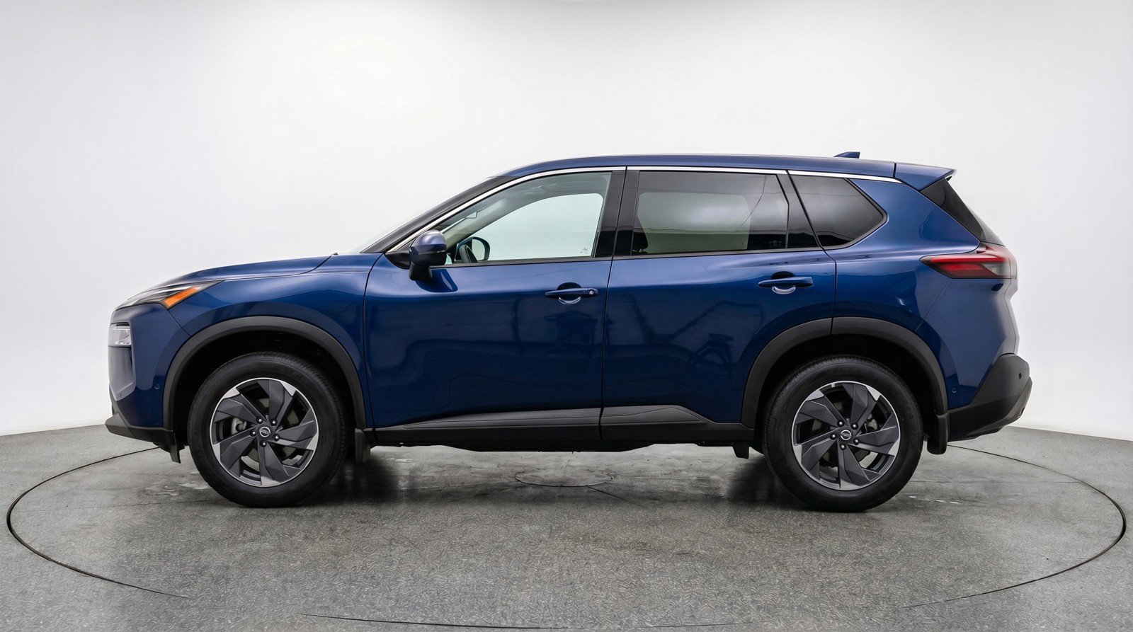 Used 2025 Nissan Rogue SV FWD image 5