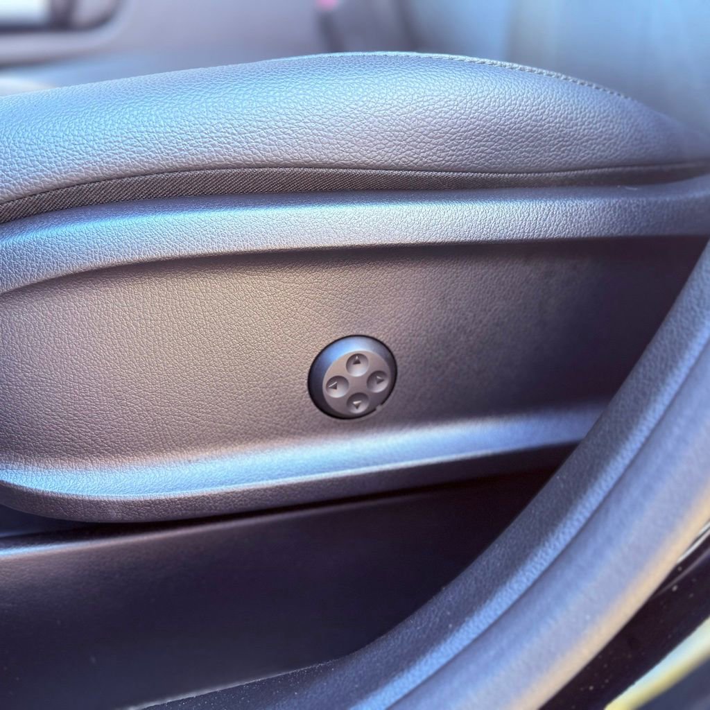 Used 2025 Mercedes-Benz GLA 250 w/ Exclusive Package image 24