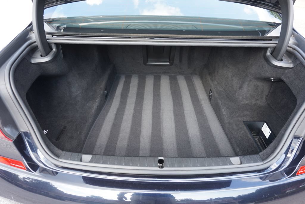 Used 2019 BMW 750i w/ Executive Package image 26