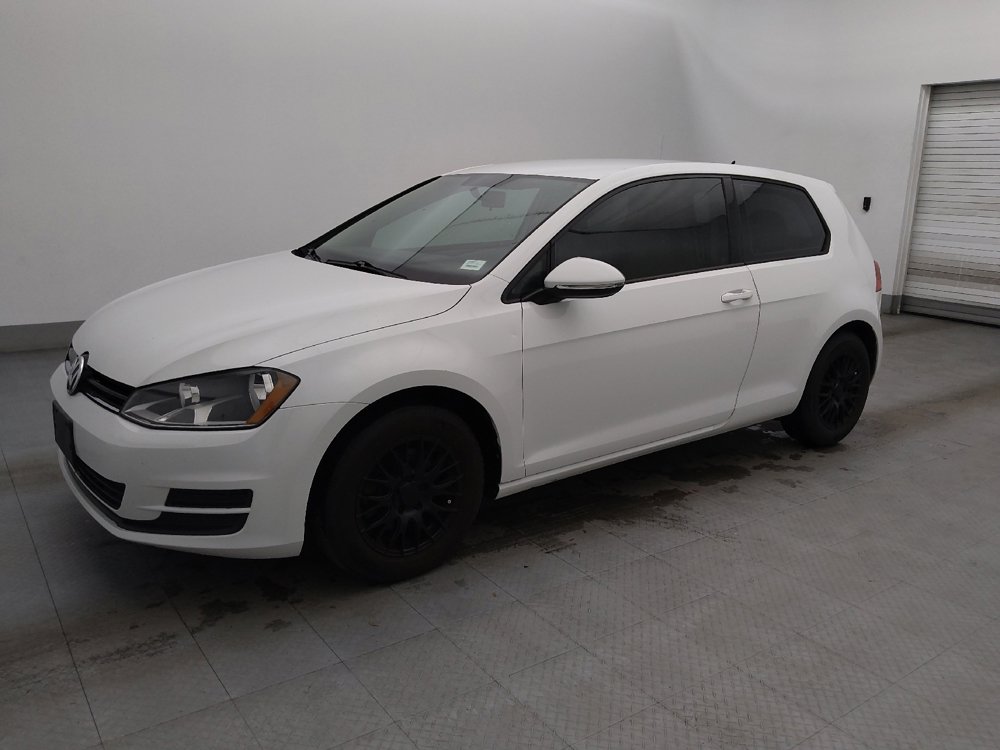 Used 2015 Volkswagen Golf S image 2