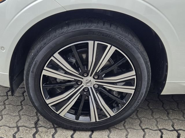 Certified 2023 Volvo XC60 B5 Plus w/ Climate Package image 11