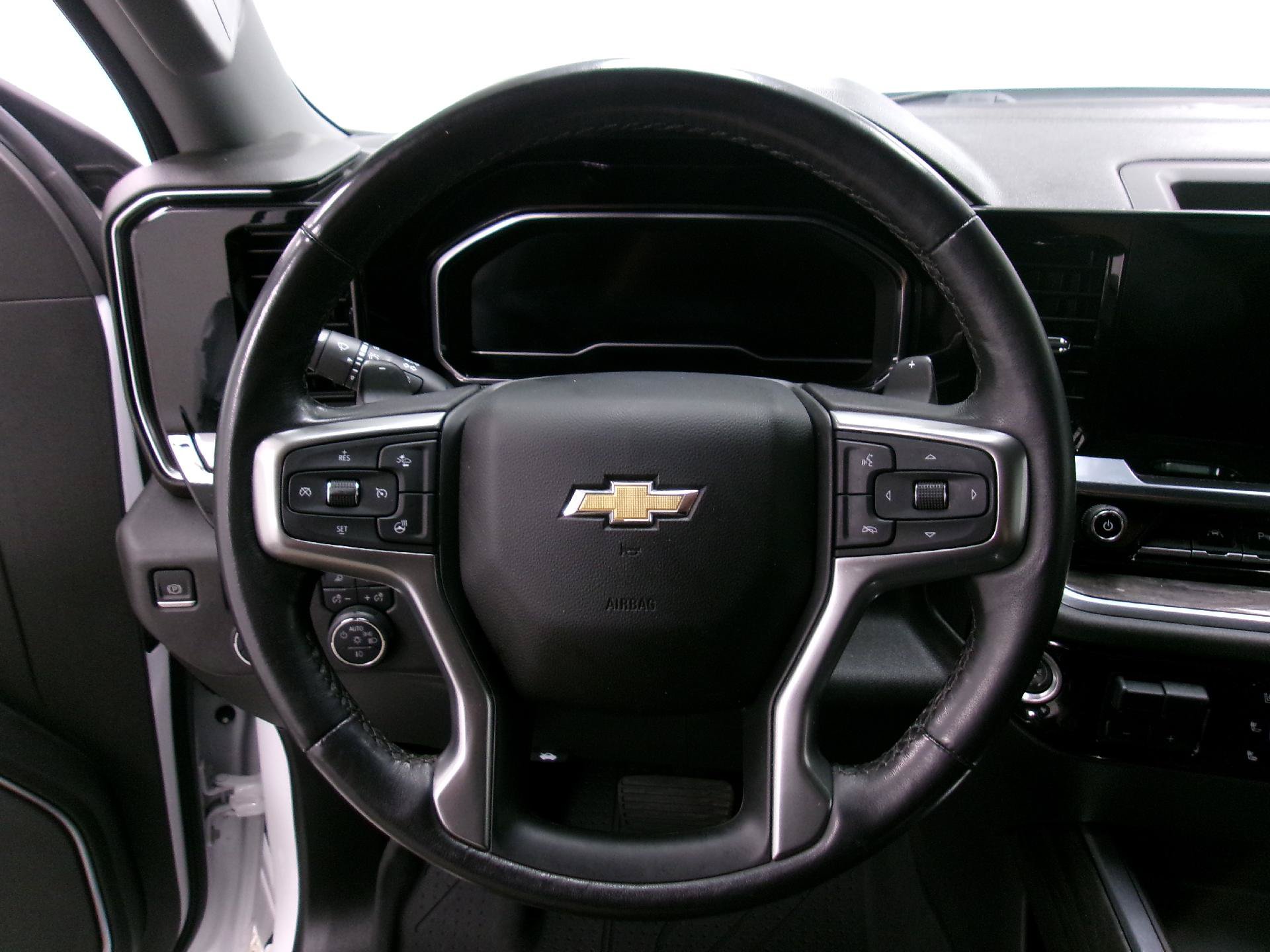 Used 2022 Chevrolet Silverado 1500 LTZ w/ Max Trailering Package AWD/4WD image 7