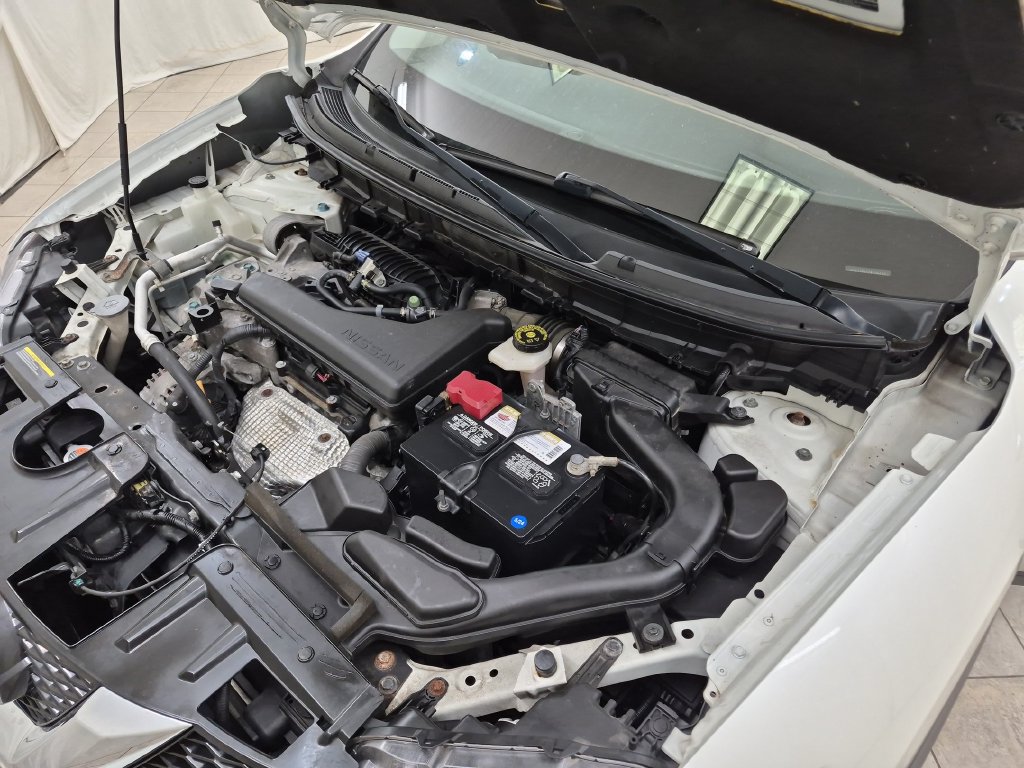 Used 2016 Nissan Rogue SV AWD/4WD image 30