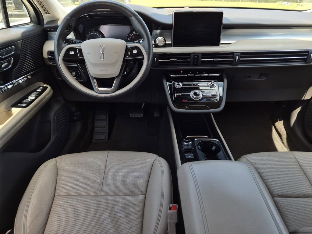 Used 2020 Lincoln Corsair FWD w/ Premium Package image 16