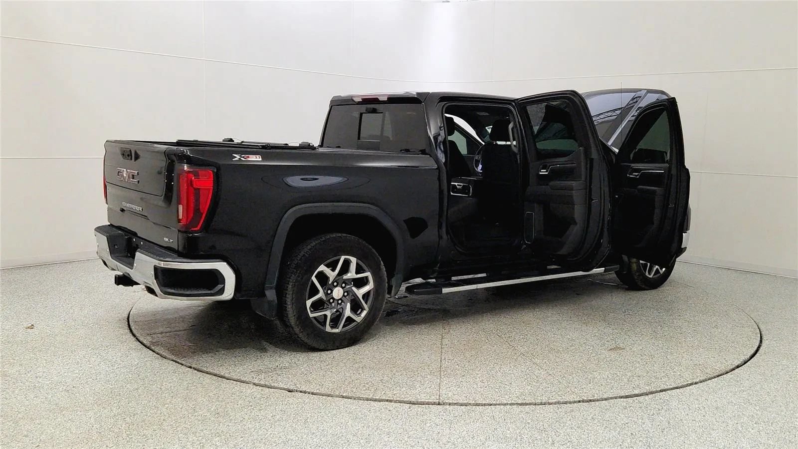 Used 2023 GMC Sierra 1500 SLT w/ SLT Premium Plus Package AWD/4WD image 12
