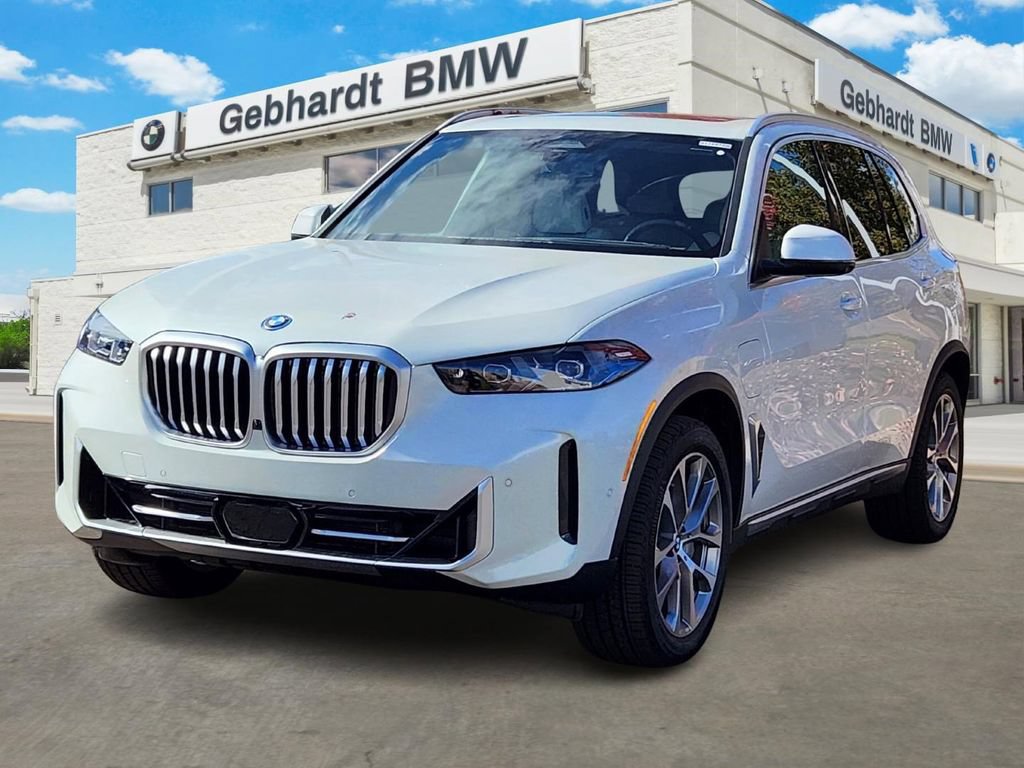 Certified 2026 BMW X5 xDrive50e w/ Premium Package AWD/4WD image 3