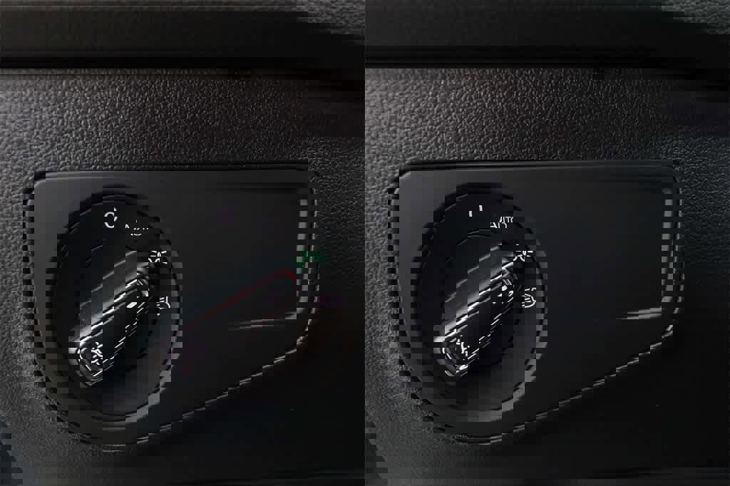 Used 2023 Volkswagen Tiguan SE R-Line image 24