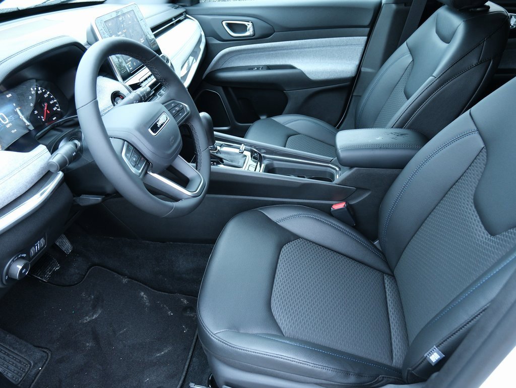 New 2026 Jeep Compass Latitude image 5