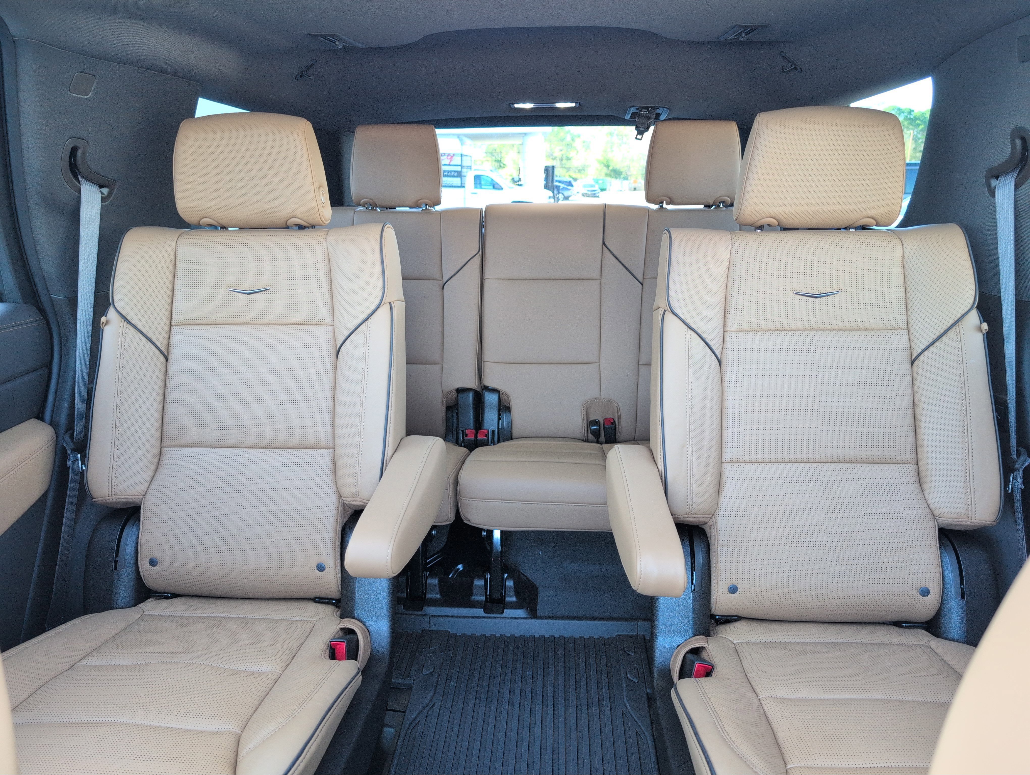 New 2026 Cadillac Escalade Luxury w/ LPO, Radiant Package image 27