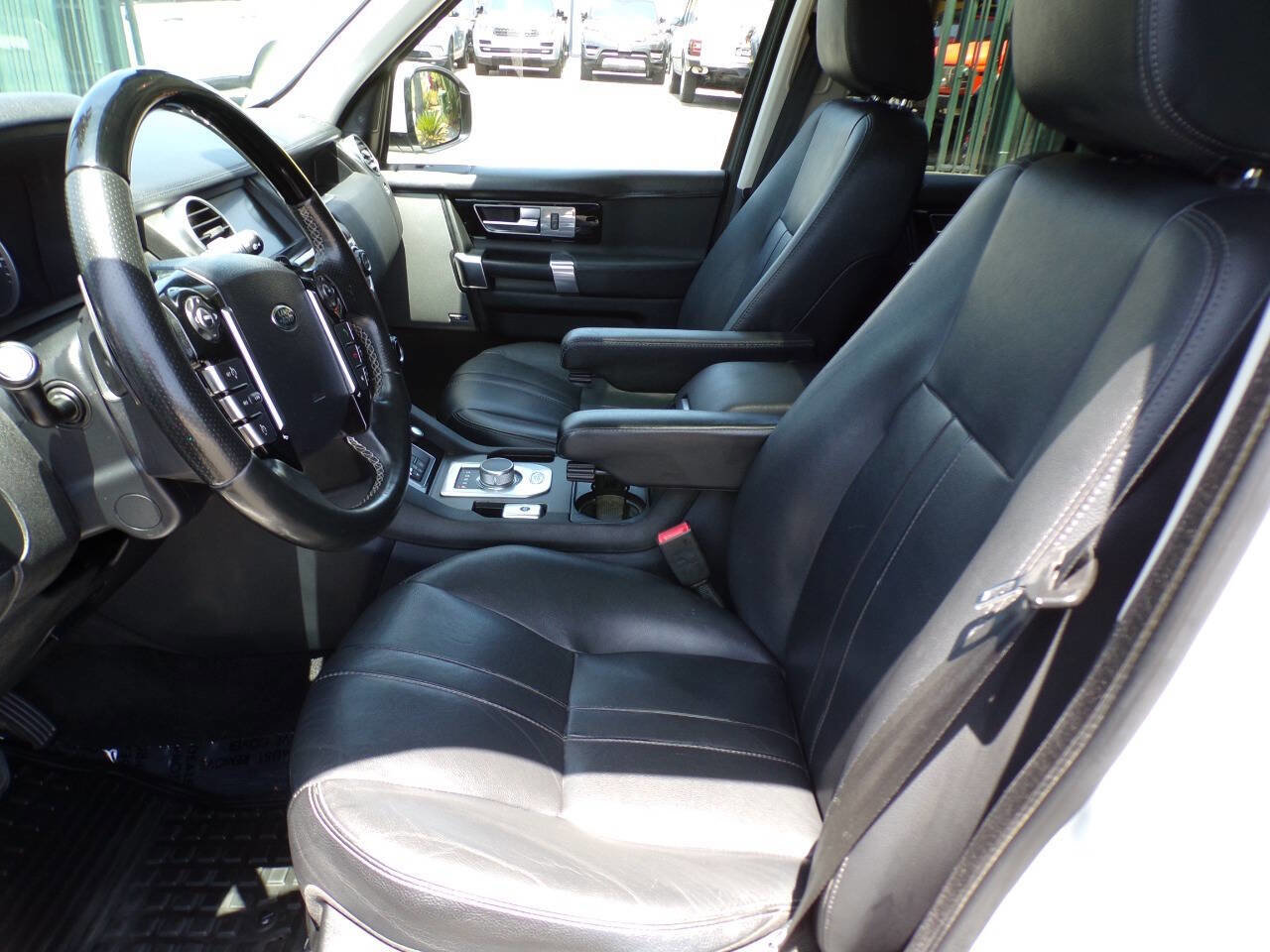 Used 2016 Land Rover LR4 HSE AWD/4WD image 29