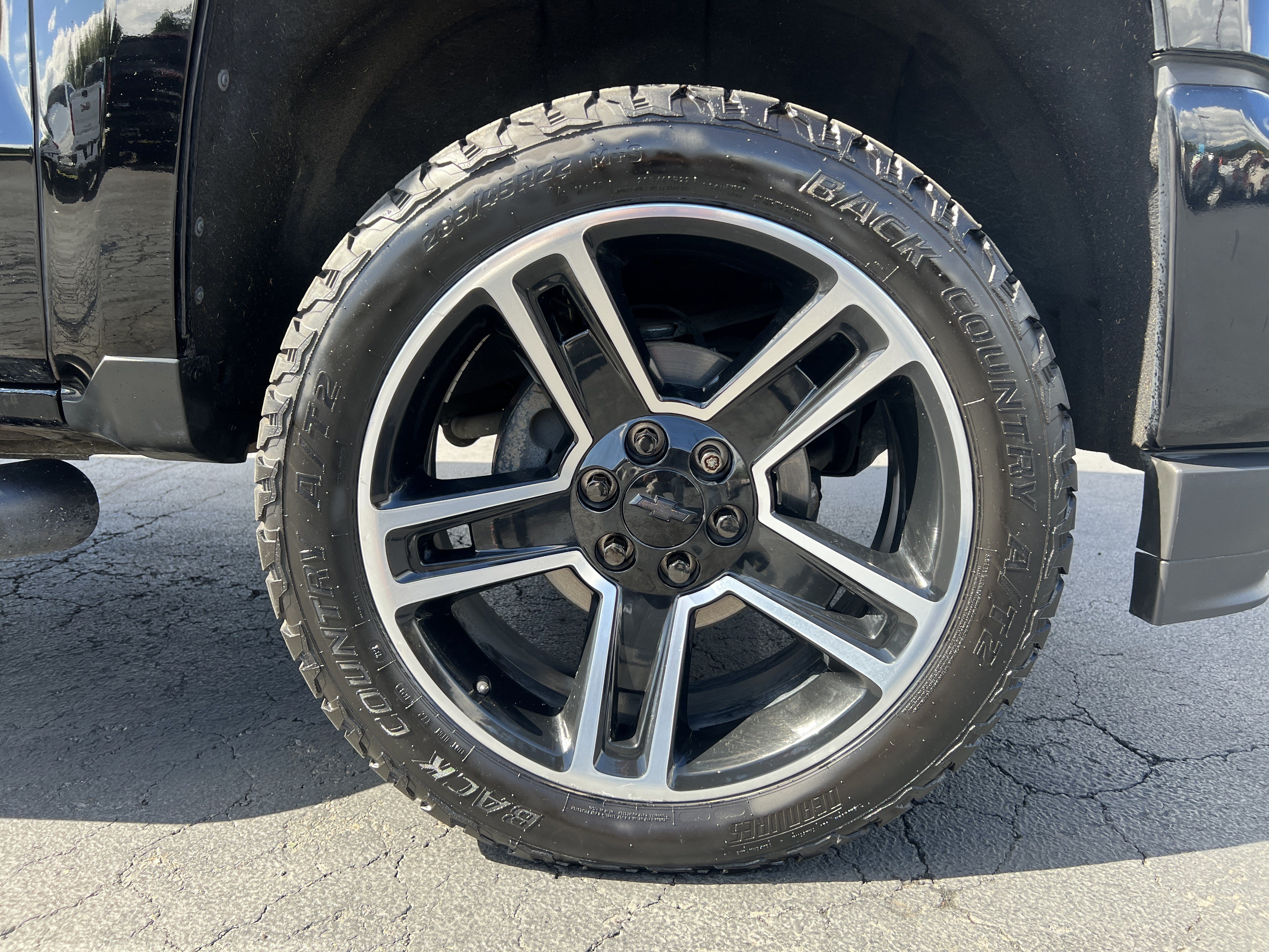 Used 2018 Chevrolet Silverado 1500 Custom w/ LPO, Black Pack AWD/4WD image 10