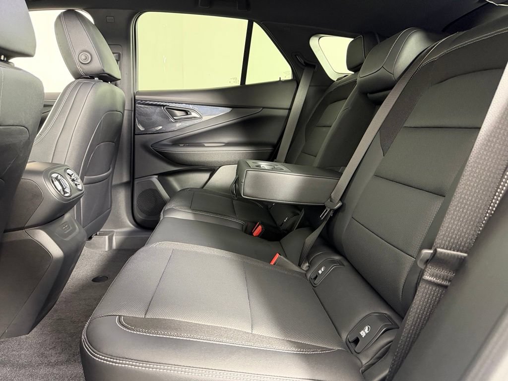 Used 2024 Chevrolet Blazer EV LT AWD/4WD image 27