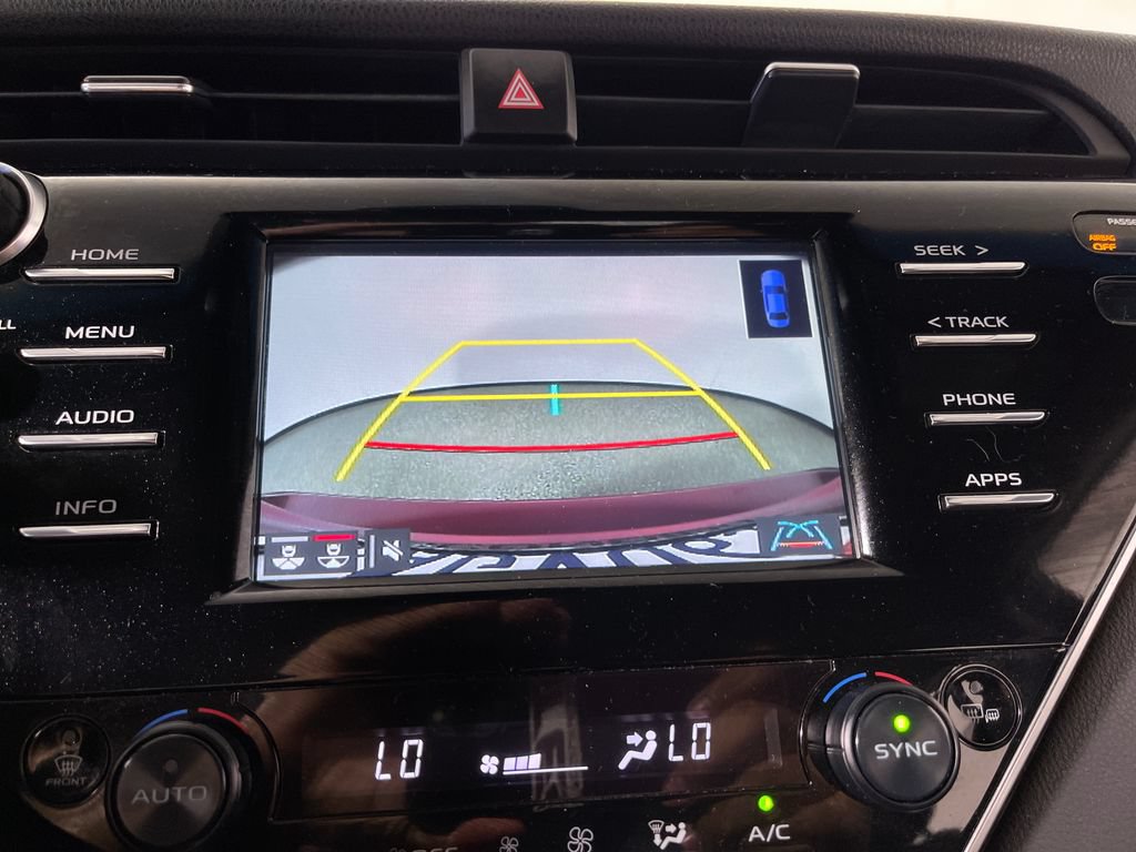 Certified 2018 Toyota Camry XLE FWD image 21