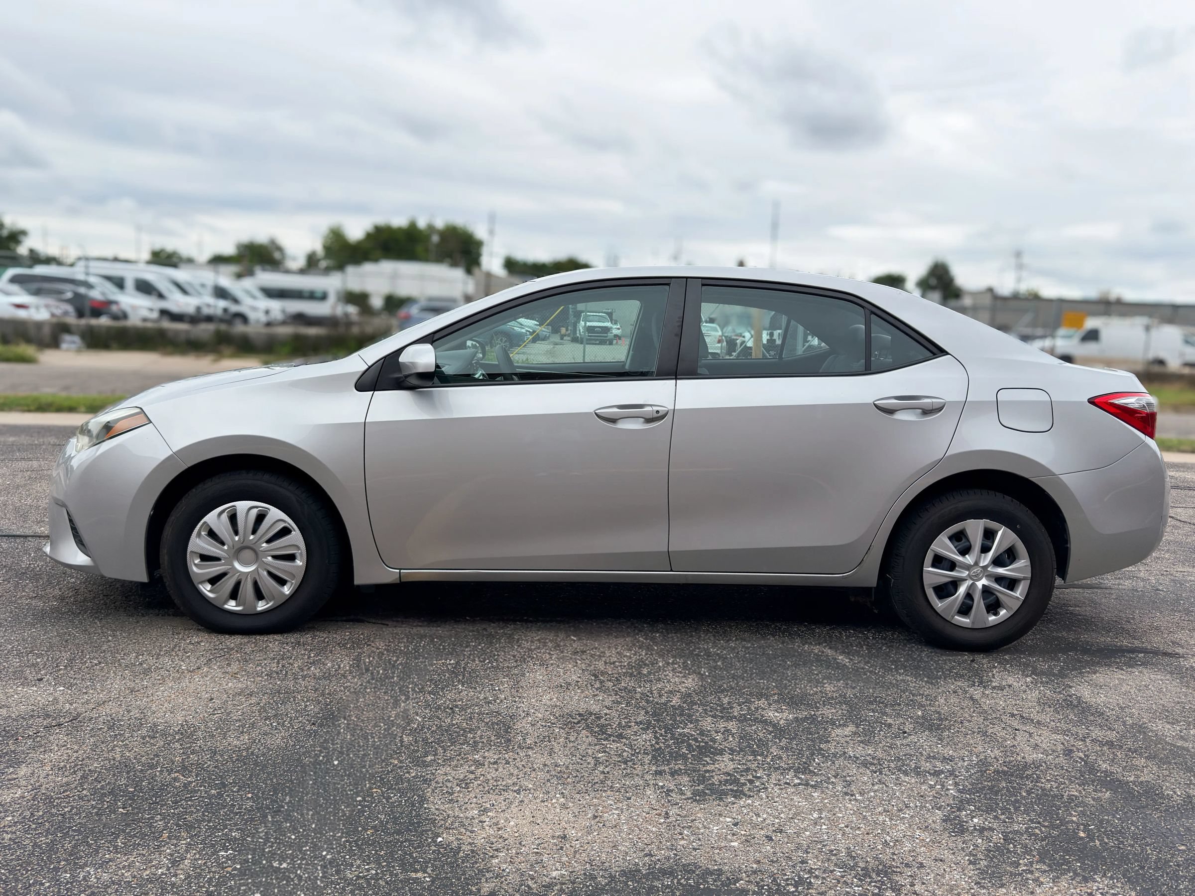 Used 2016 Toyota Corolla L FWD image 4