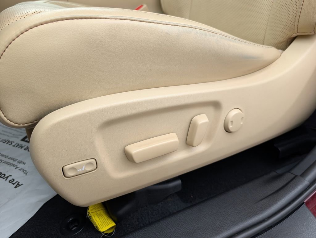 Used 2019 Toyota Highlander Limited image 11