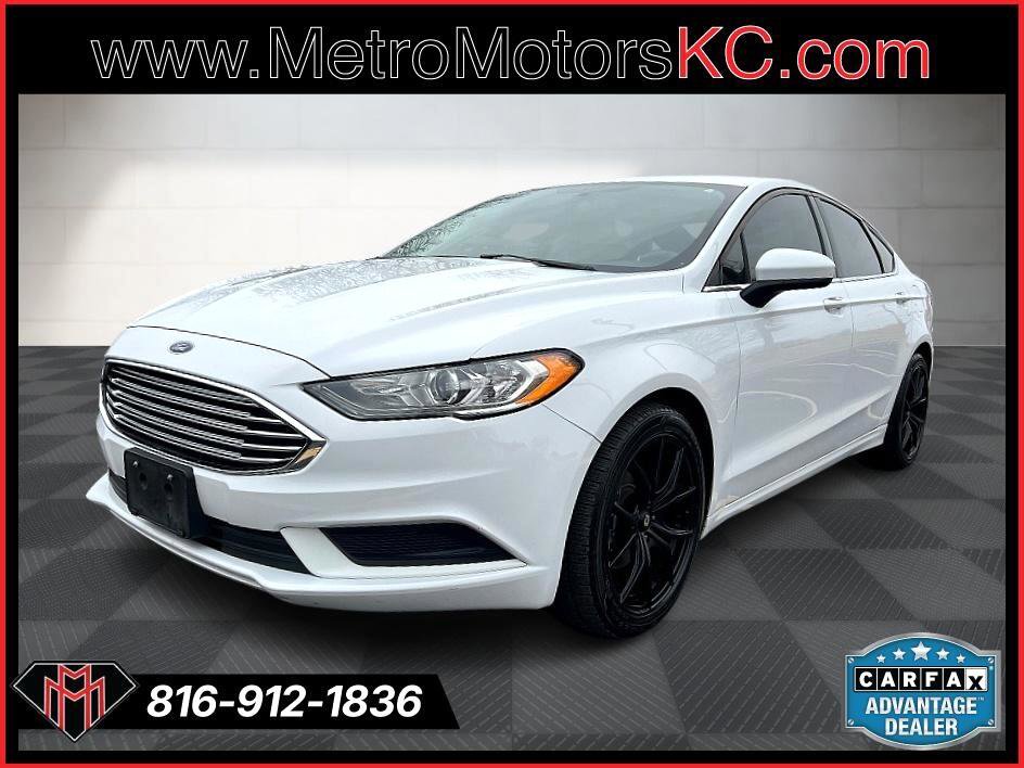 Used 2017 Ford Fusion SE image 1