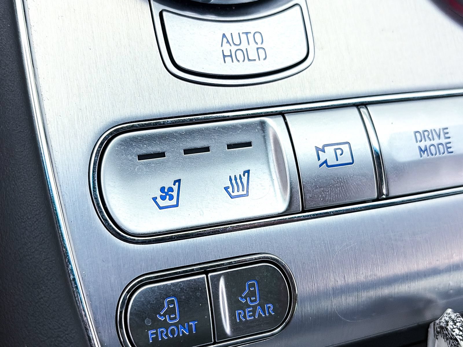 Used 2025 Genesis G90 3.5T AWD/4WD image 37