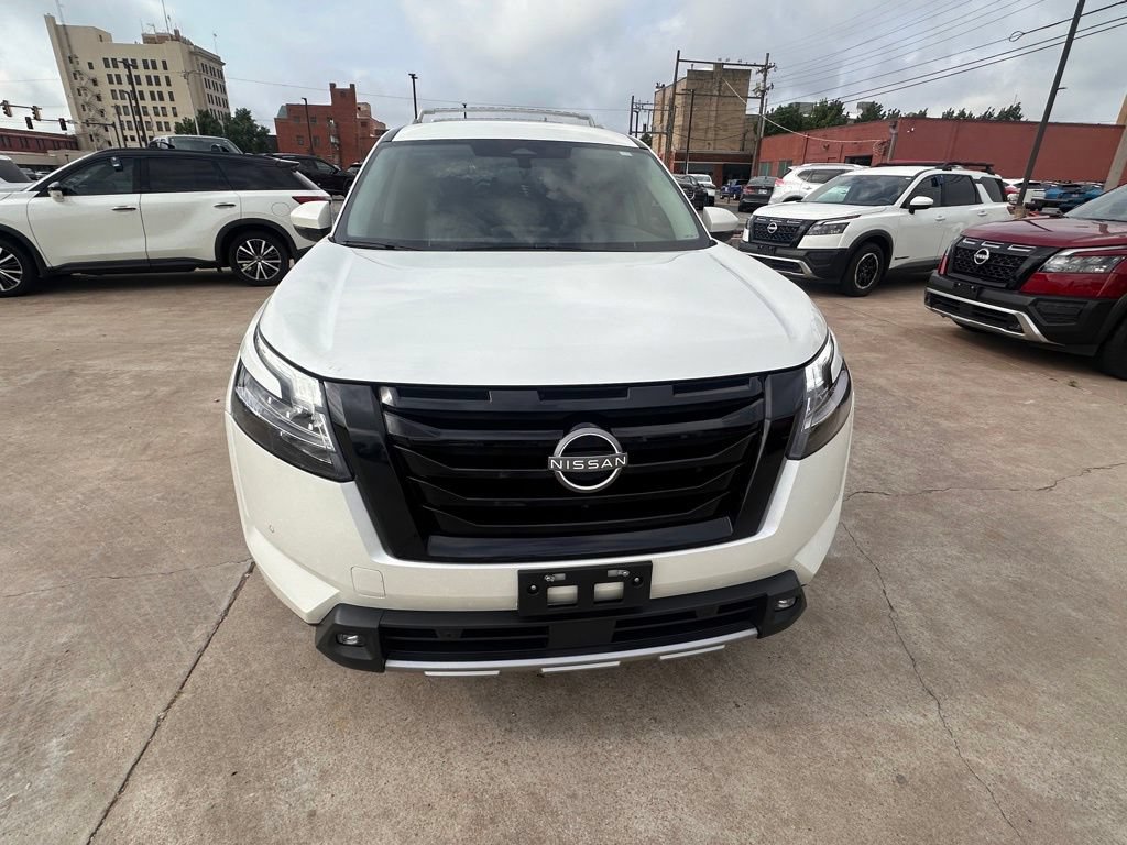 Certified 2022 Nissan Pathfinder SL w/ SL Black Package FWD image 11